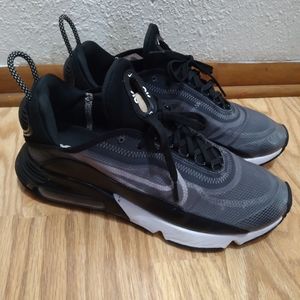 Nike Air Max 2090 men's 10.5  $50